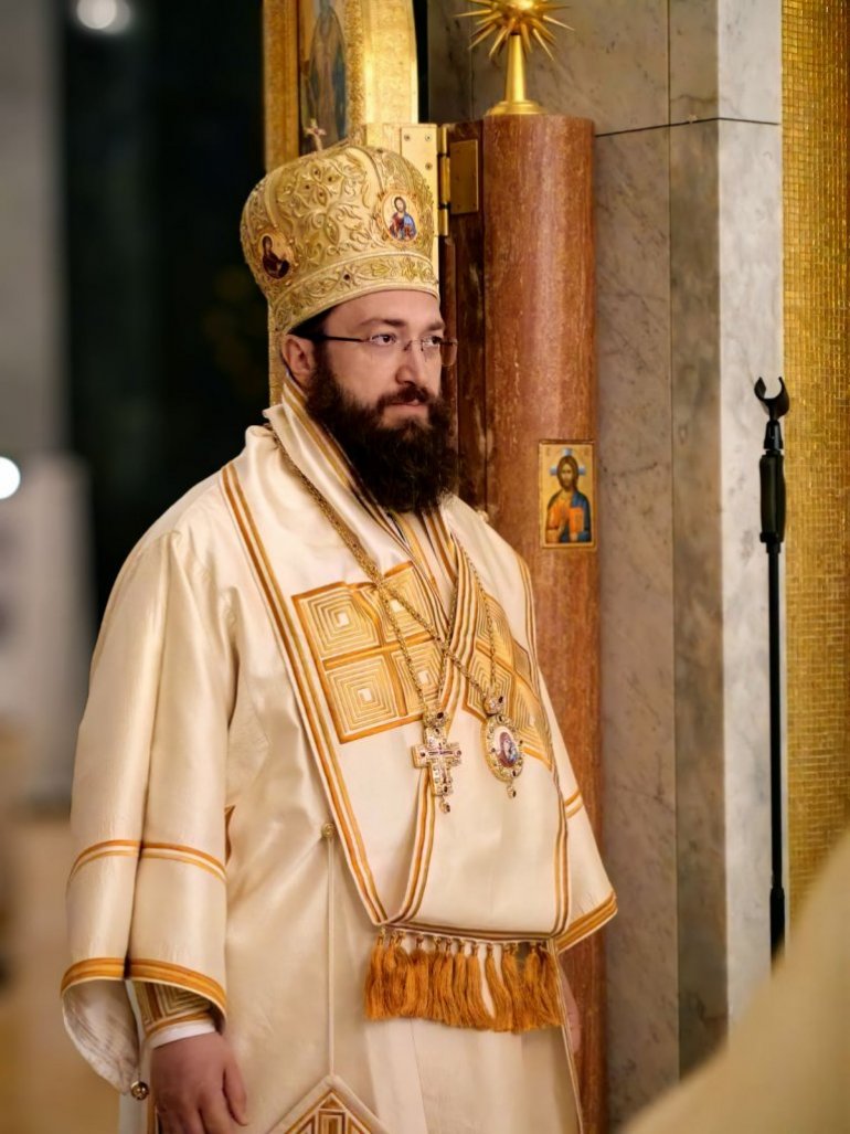 Епископ Нектарије на Петровдан саслуживао Патријарху Порфирију у Храму Светог Саве
