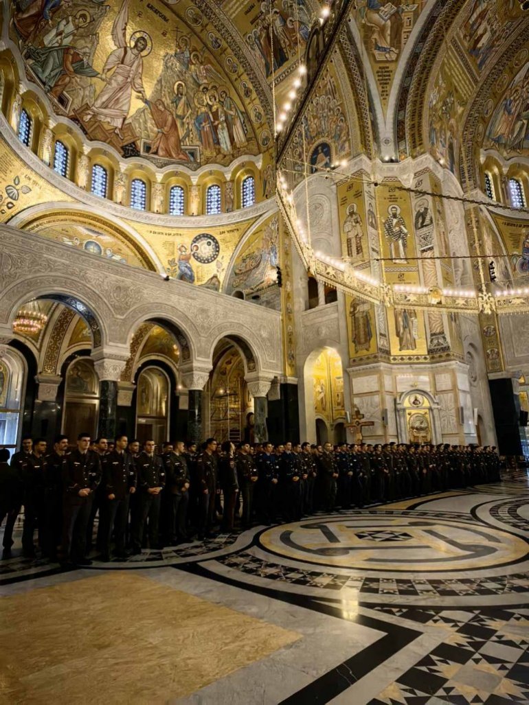 Епископ Нектарије на Петровдан саслуживао Патријарху Порфирију у Храму Светог Саве